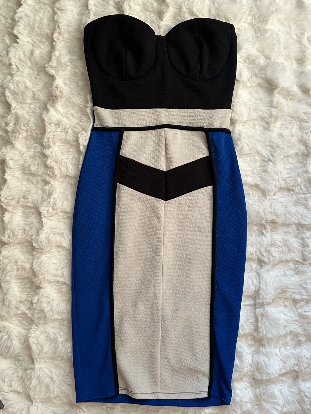 Eye-Catching Formal Detail Essential Stylish Strapless Midi Dress- Women’s - Picture 2 of 4